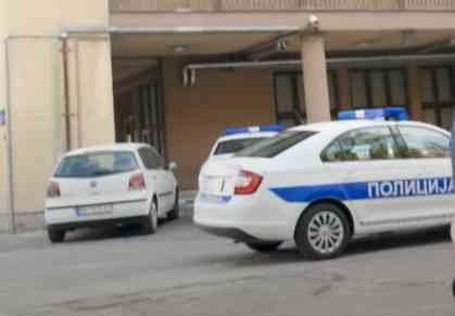 Horor kod Kragujevca: Mladić (28) izvršio samoubistvo na terasi, sumnja se da je ovo motiv